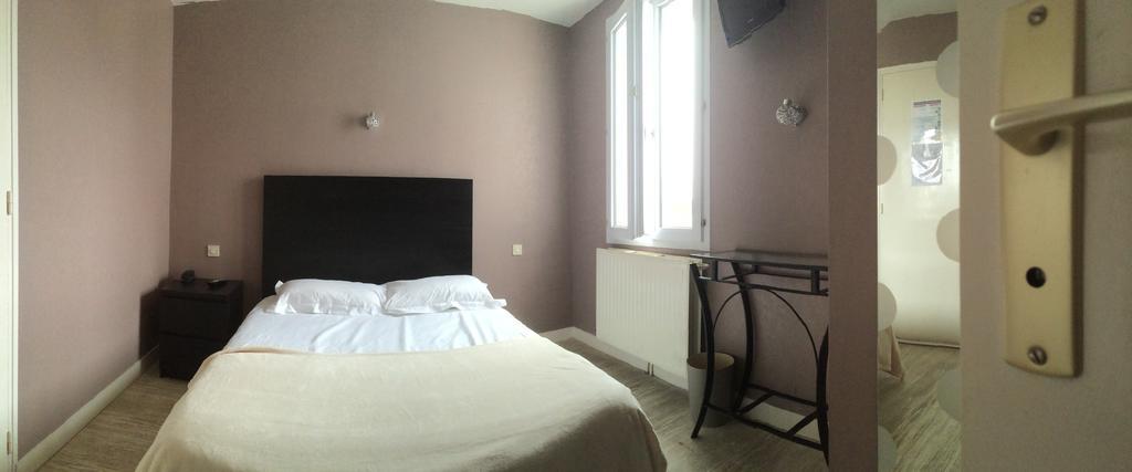 Hotel Les Voyageurs لي سابلِ دولونْ الغرفة الصورة